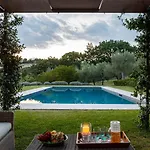 Casa Eugenia 8, Emma *