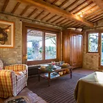 Casa Eugenia 8, Emma Pesaro
