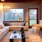 Casa Eugenia 8, Emma Villa