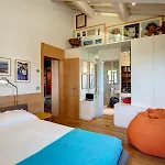 Casa Eugenia 8, Emma *