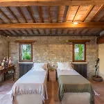 Casa Eugenia 8, Emma * ペザロ