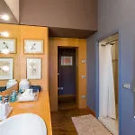 Casa Eugenia 8, Emma ペザロ