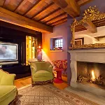 Casa Eugenia 8, Emma ペザロ