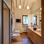 Casa Eugenia 8, Emma ペザロ