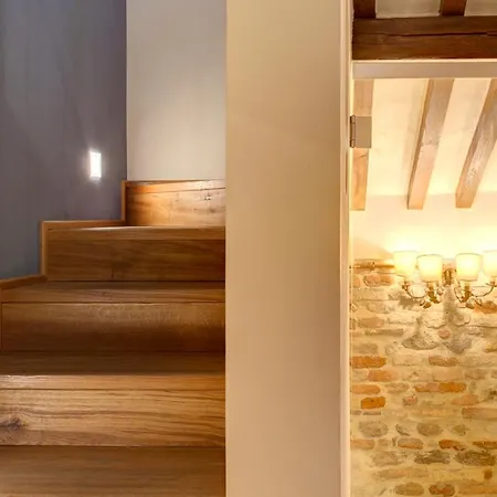 Casa Eugenia 8, Emma Villa