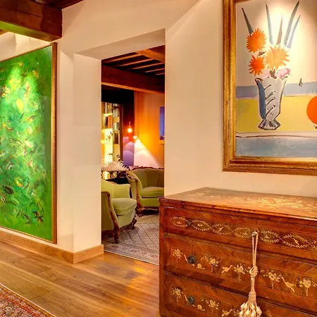 Casa Eugenia 8, Emma * ペザロ
