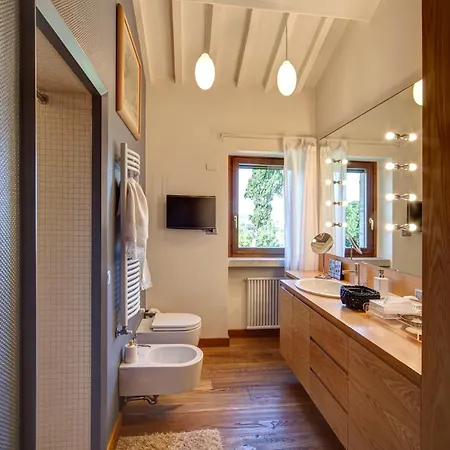 Casa Eugenia 8, Emma Pesaro