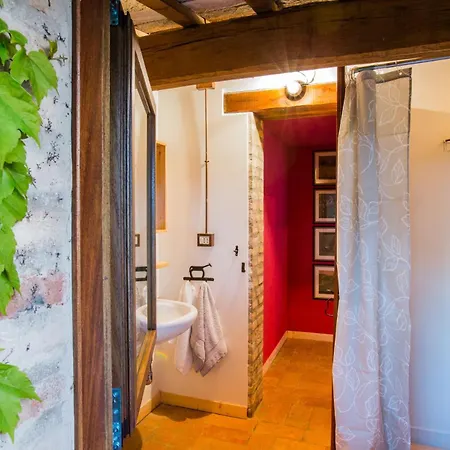 Casa Eugenia 8, Emma Villa Pesaro
